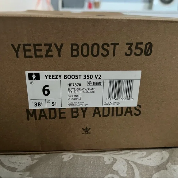 Yeezy boost sneakers - Picture 2 of 8